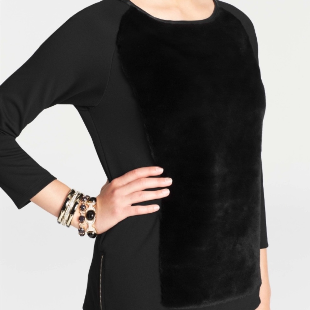 ☀️2/$20 Ann Taylor Faux Fur Ponte Top